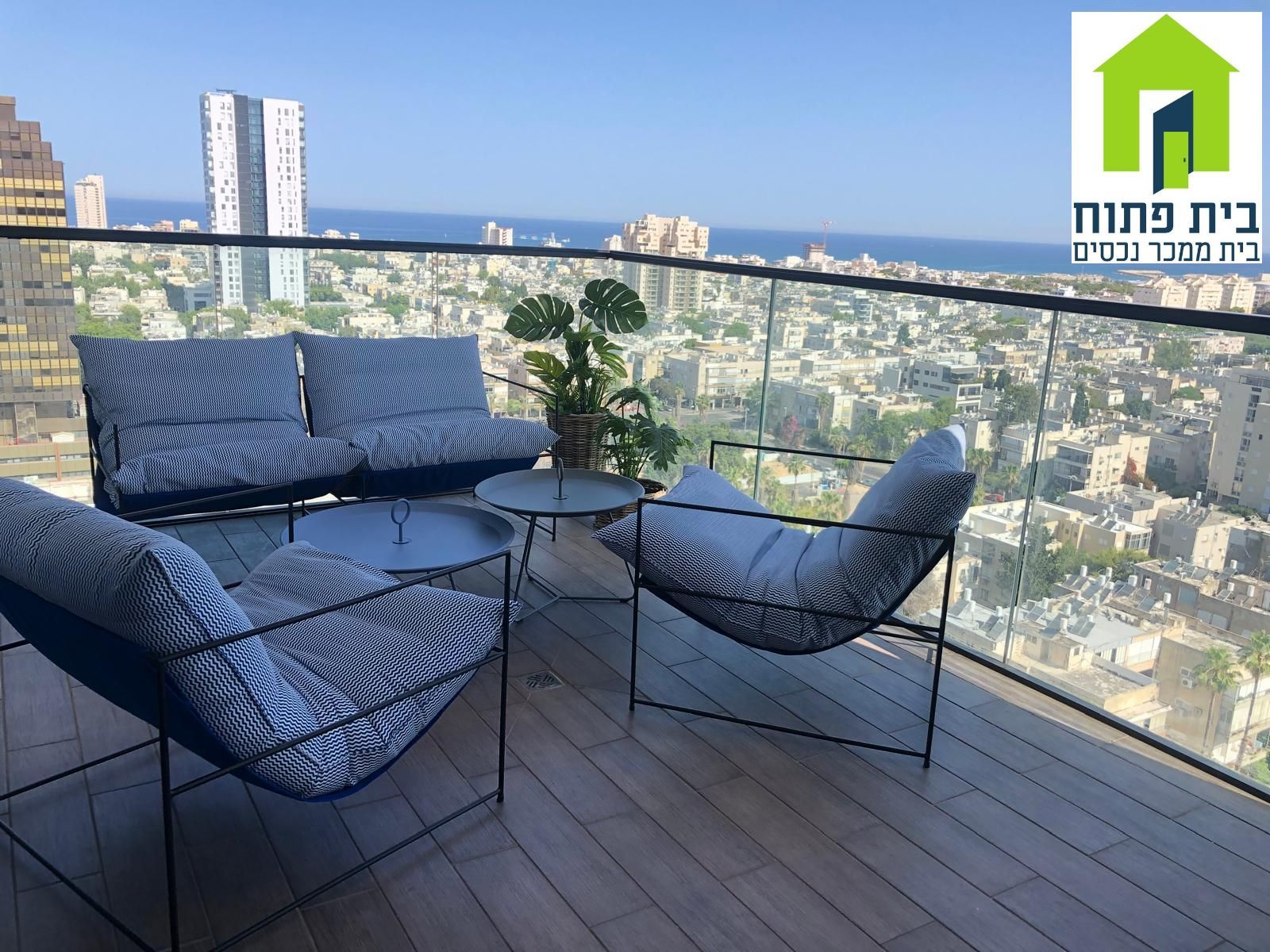 למכירה דירת 4.5 חדרים במגדל הגמנסיה
