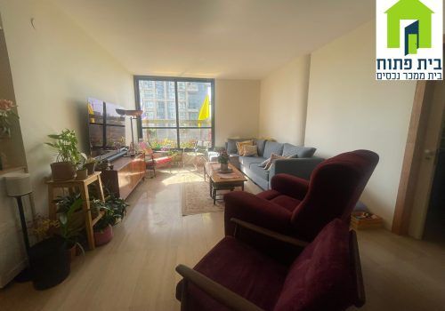 For sale 5-room apartment near Kikar Hamedina